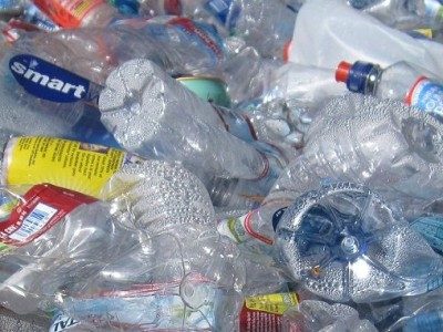 Foro Económico Mundial de Davos y la Fundación Ellen MacArthur, que promueve la economía circular, apoyan plan global para reciclar el 70% de los envases de plástico